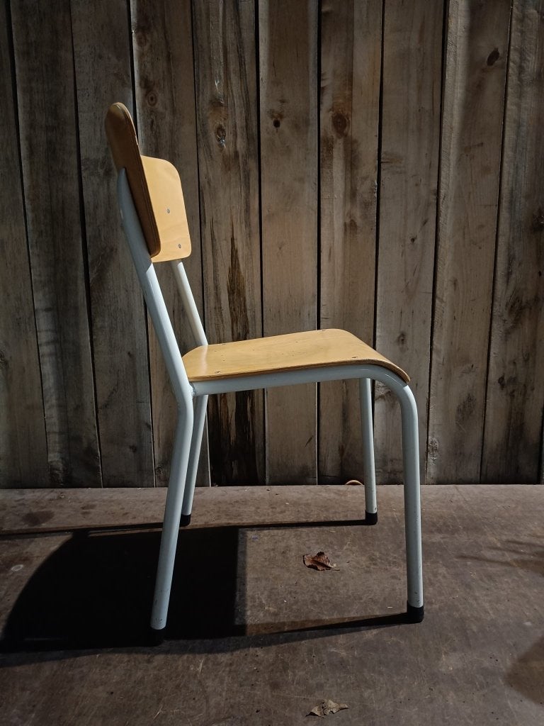 chaises empilables blanches (25pcs), Enlèvement ou Envoi, Bois, Blanc, Industrieel