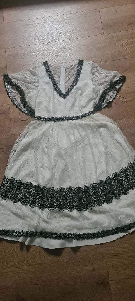 Robe de soirée NISSA en dentelle – Blanc/Noir –, Nissa, Taille 38/40 (M), Comme neuf, Enlèvement