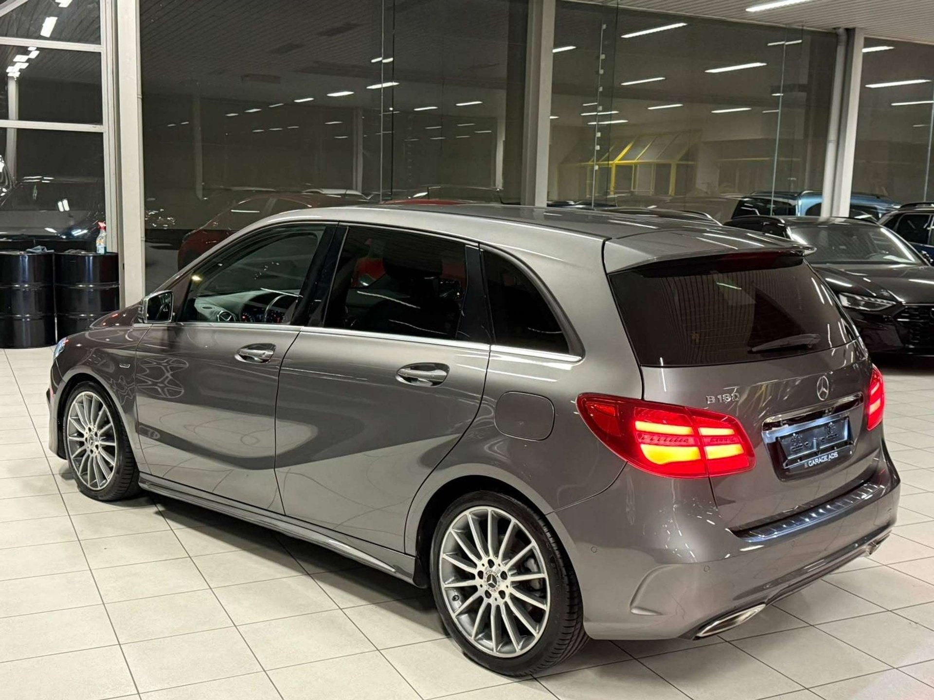 Mercedes-Benz B 180 EDITION 1.6i Essence Automatique 90kW Eu, Autos, Achat, 170 g/km, Euro 6, Entreprise
