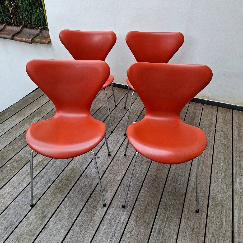 4 chaises Série 7 Arne Jacobsen cuir orange, Enlèvement