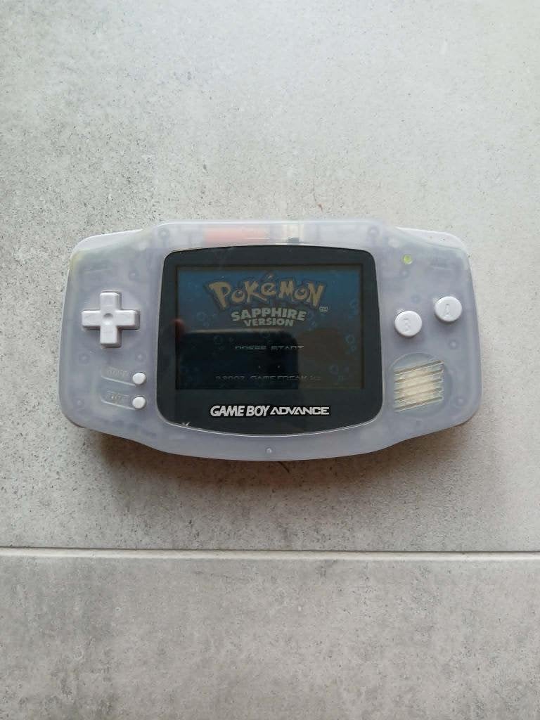 gameboy advance doorzichtig + pokemon game, Games en Spelcomputers, Spelcomputers | Nintendo Game Boy, Ophalen of Verzenden, Gebruikt