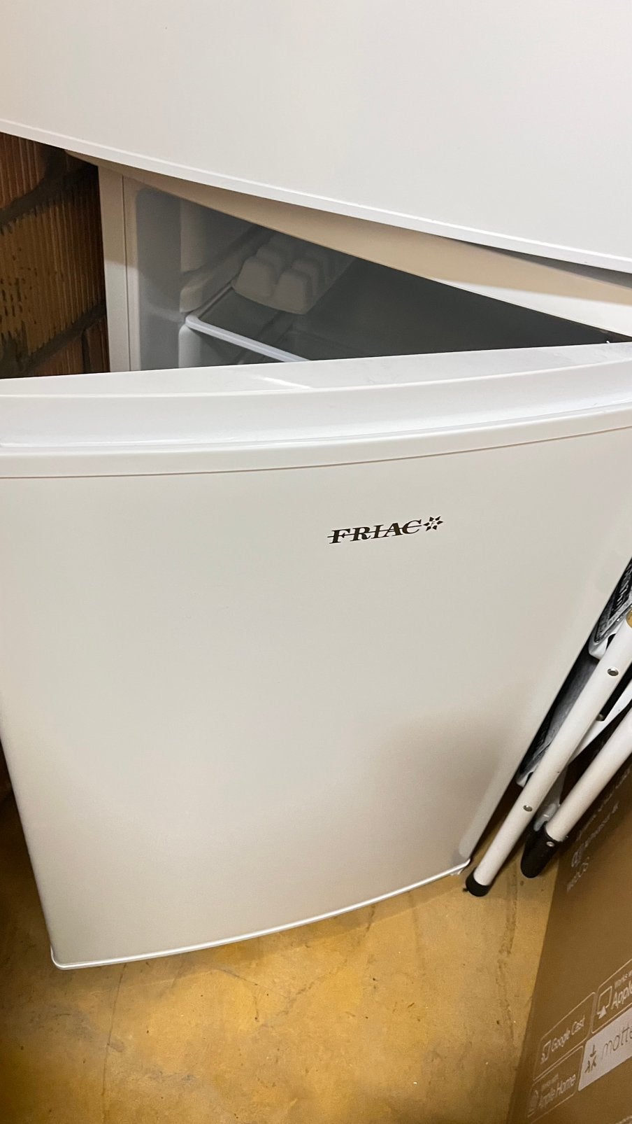 Frigo en diepvries friac wit, Ophalen, Zo goed als nieuw