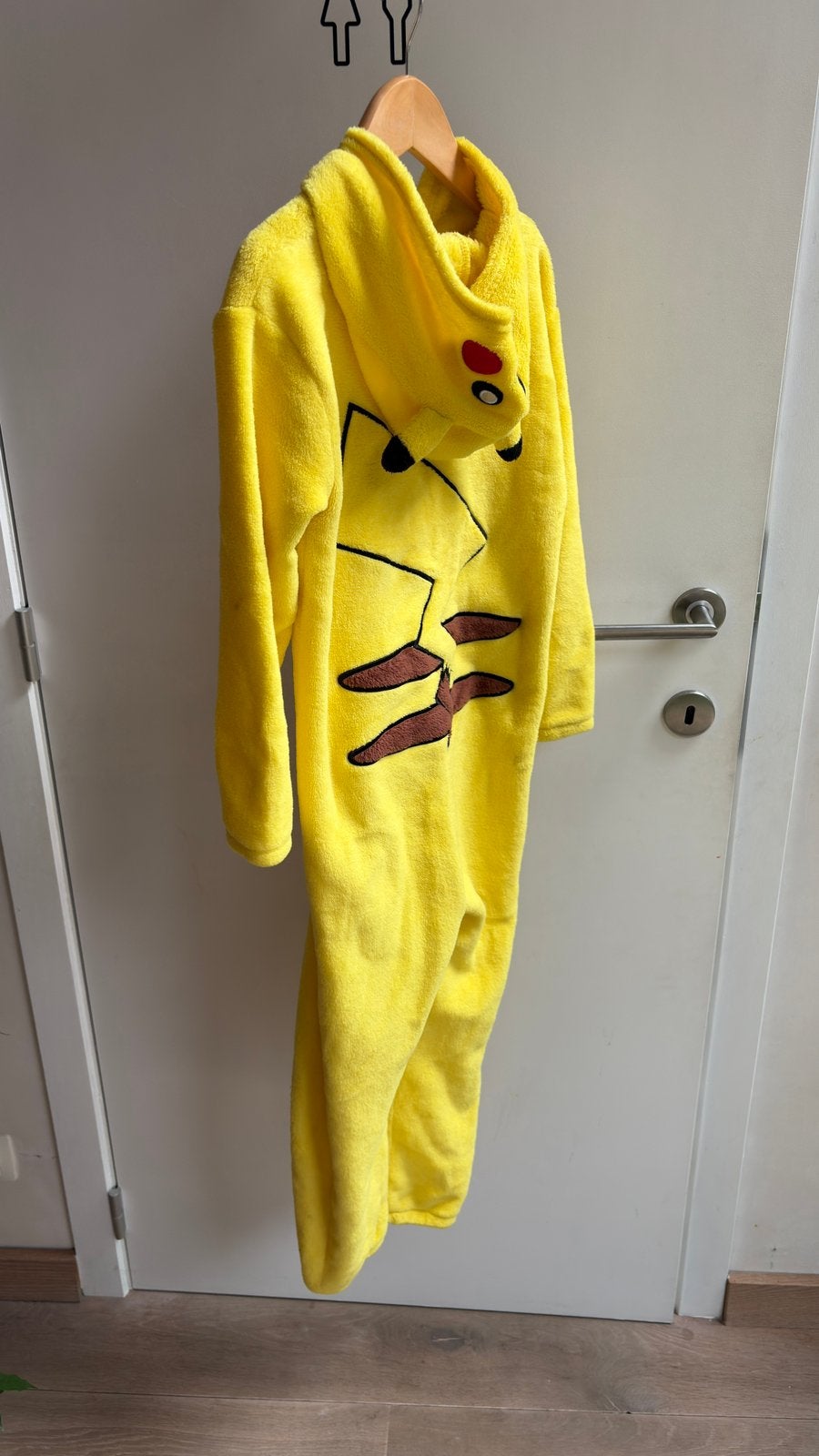 H&M Pokémon Pikachu onesie / pyjama maat 122/128 (6-8 jaar), Vêtements | Femmes, Homewear, Enlèvement, Comme neuf