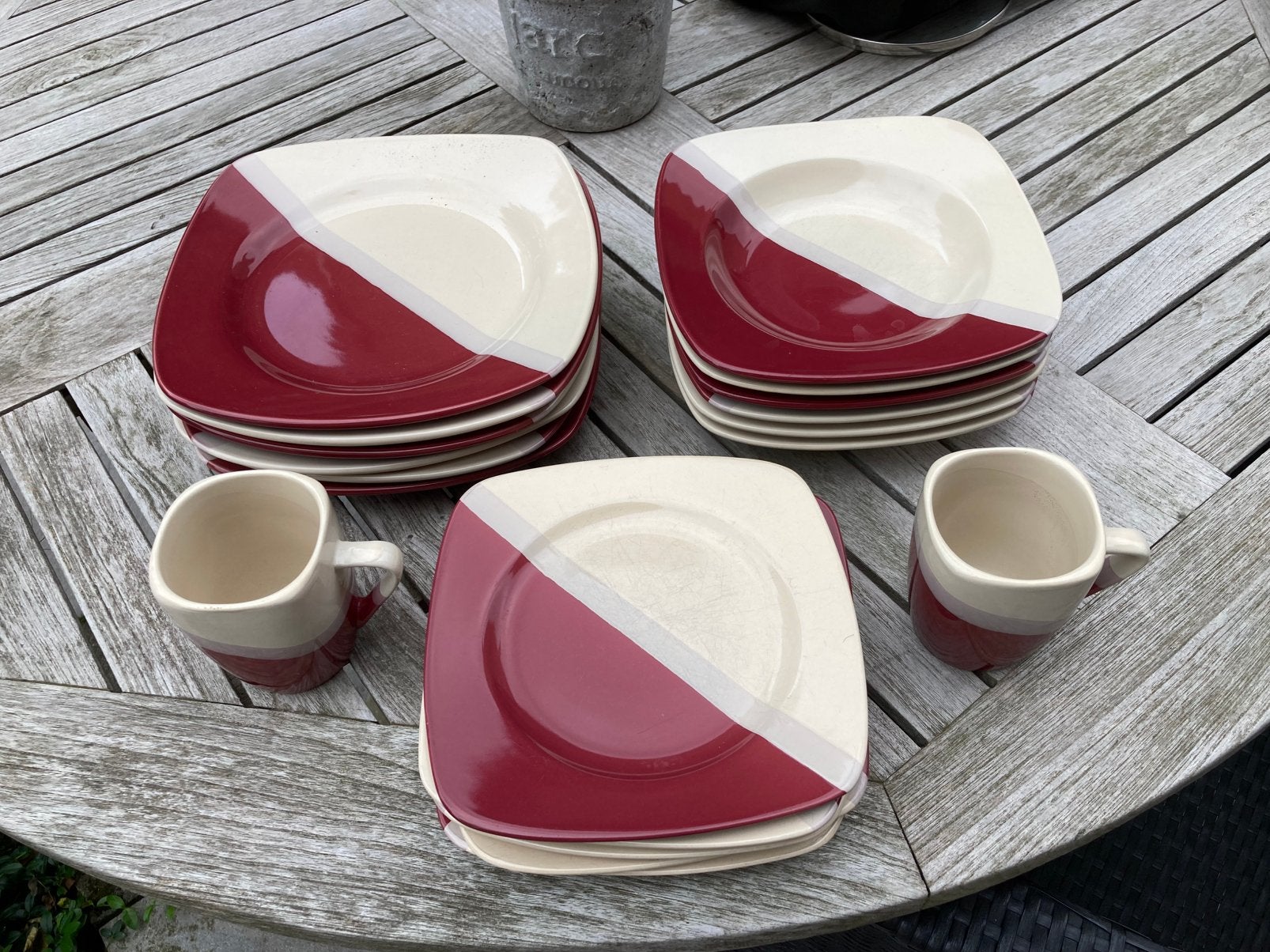 6 borden /6 dessertbordjes/6 onderzetbordjes/2tassen, Ophalen