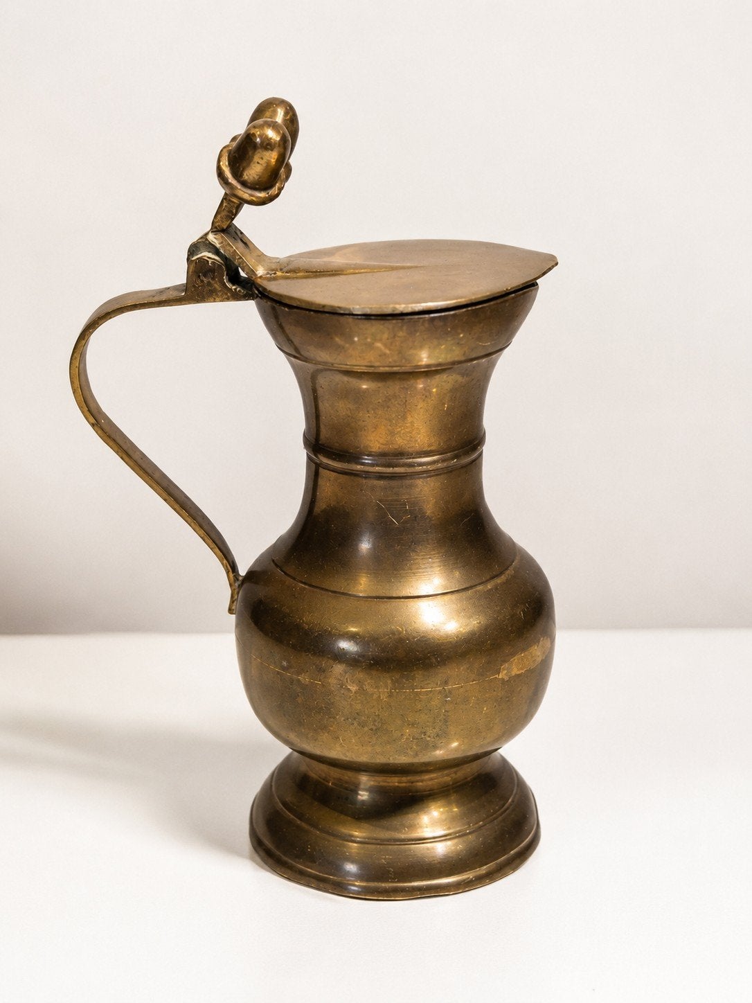 Pichet à glands vintage en laiton - carafe décorative (15 cm, Antiquités & Art, Antiquités | Bronze & Cuivre, Enlèvement ou Envoi