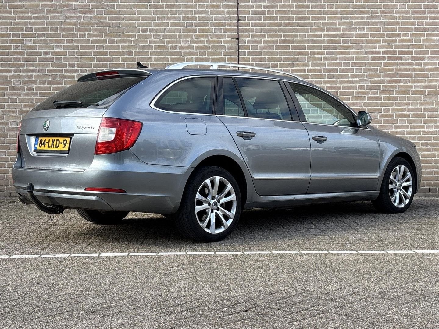 Skoda Superb Combi 1.8 TSI Ambition Business Line | Climate, Auto's, Skoda, Bedrijf, Grijs, Parkeersensor, 171 g/km