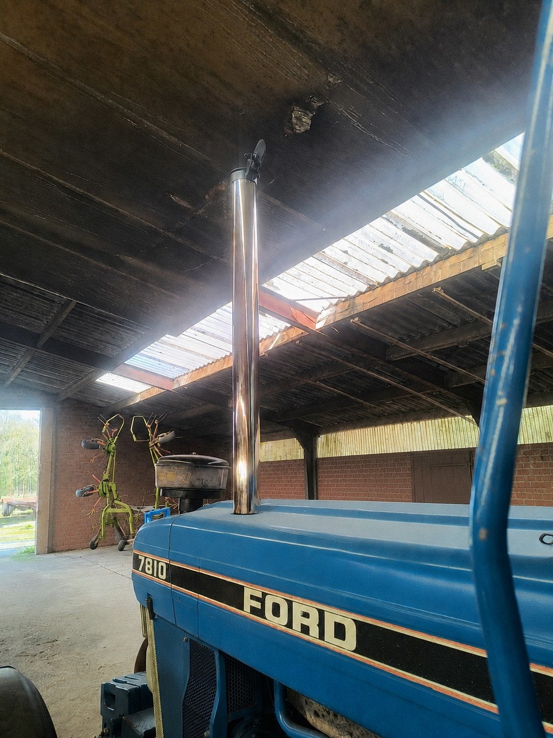 RVS uitlaat Ford 7810, Enlèvement