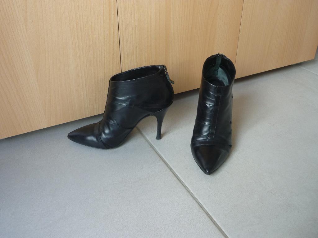 Zwarte lederen puntschoenen pumps bottines Kallisté Maat 37, Enlèvement ou Envoi, Escarpins