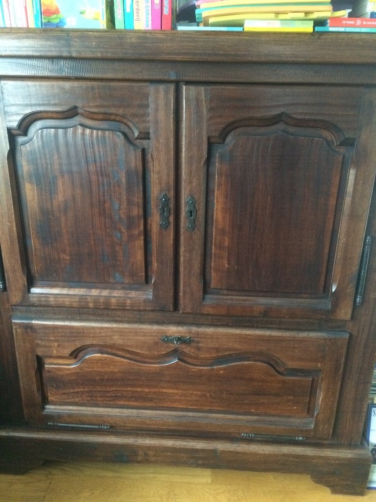 eetkamer vol hout notelaar, Huis en Inrichting, Ophalen, Gebruikt, Rustiek, 4 tot 6 stoelen