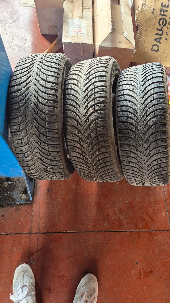3 winterbanden Michelin op velg, Ophalen, 16 inch, Banden en Velgen, Winterbanden