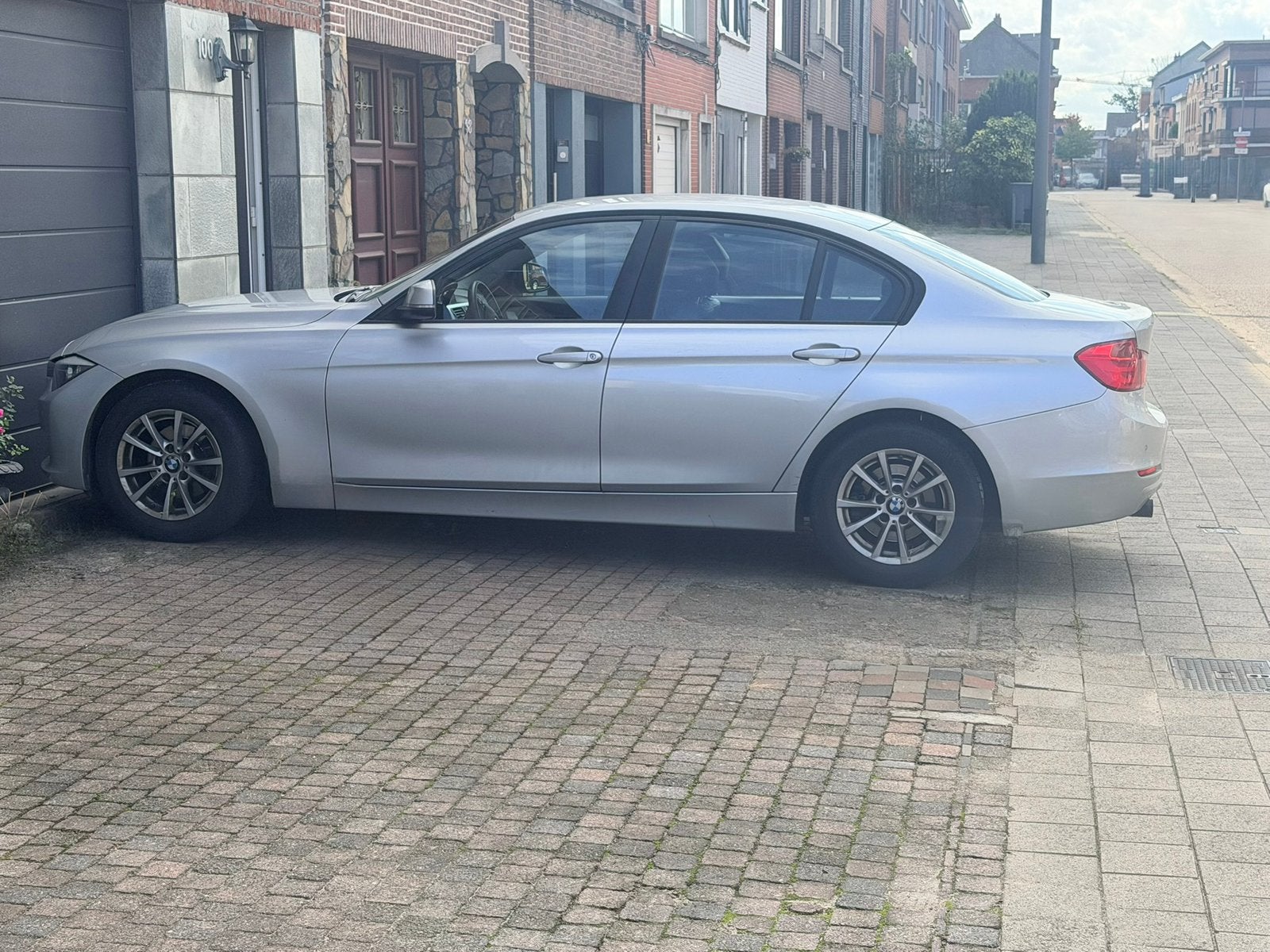 €12.500 | BMW 318d Automaat | 90.000 km | 1e eigenaar, Achterwielaandrijving, 1995 cc, Zwart, 4 cilinders