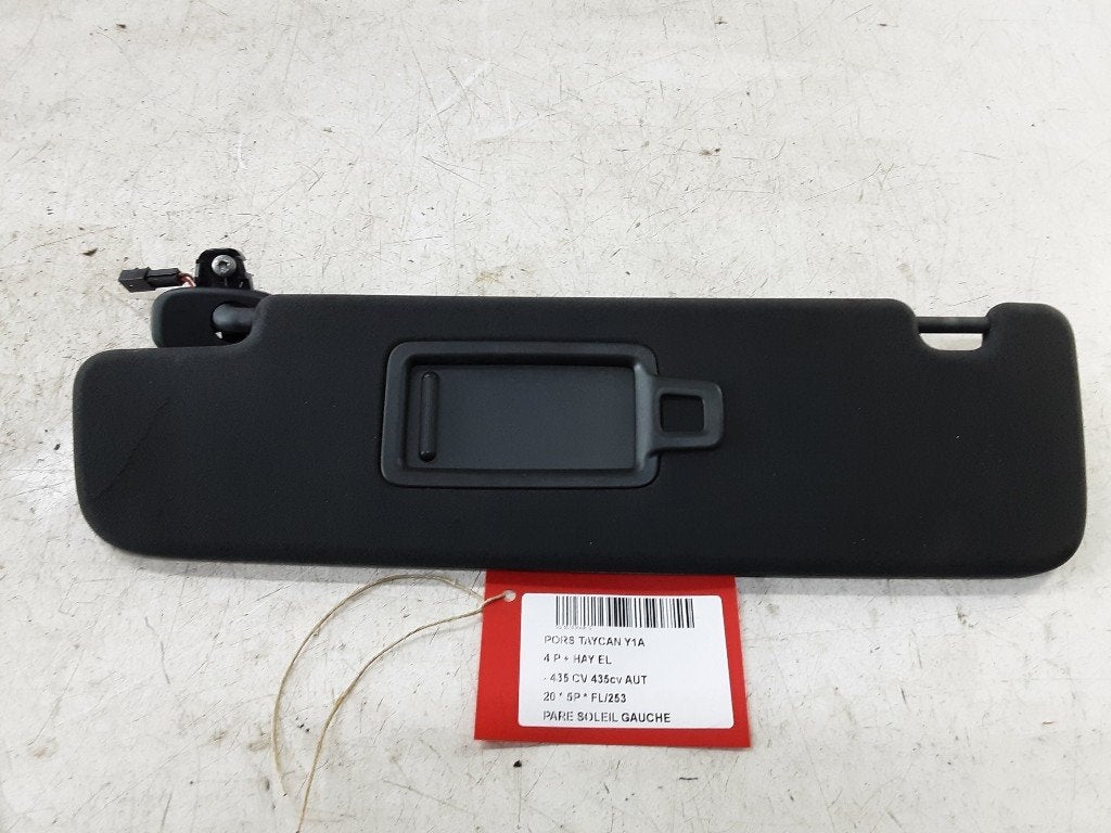 PARE-SOLEIL GAUCHE Porsche Taycan (Y1A) (01-2019/12-2023), Porsche Deutschland GmbH, Porscheplatz 1
70435  Stuttgart, DE, Porsche