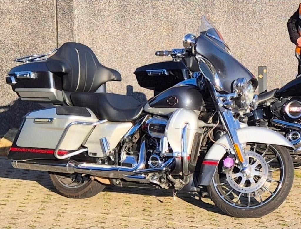 Streetglide cvo van 2019 met 54000km
CVO DE DUURSTE VERSIE, Handvatverwarming, Particulier