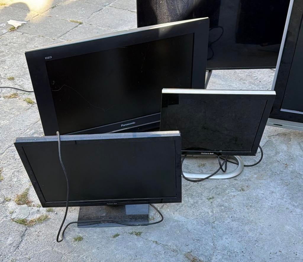 Tvs voor onderdele moggen weg voor goeie prijd, Ophalen of Verzenden, Zo goed als nieuw