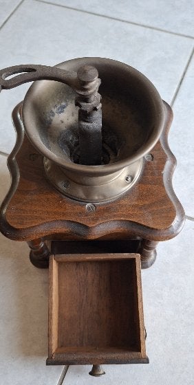 Vintage Houten Schootkoffiemolen met Messing Trechter, Ophalen