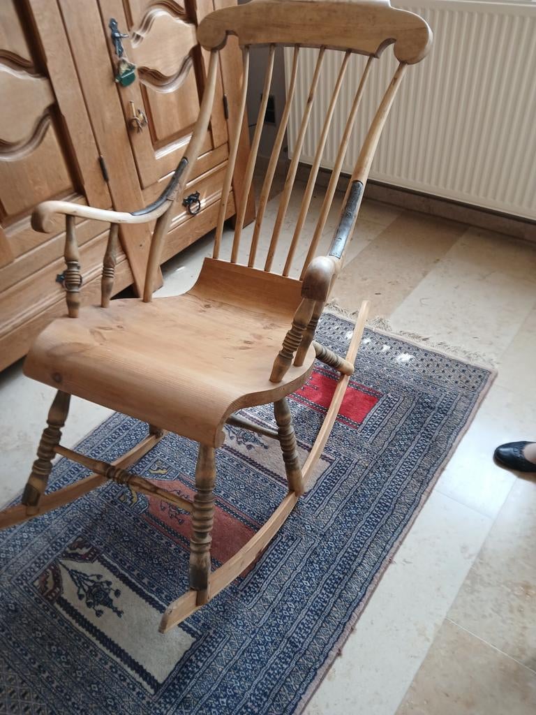 Antiken schommelstoel, Huis en Inrichting, Stoelen, Ophalen, Zo goed als nieuw, Hout