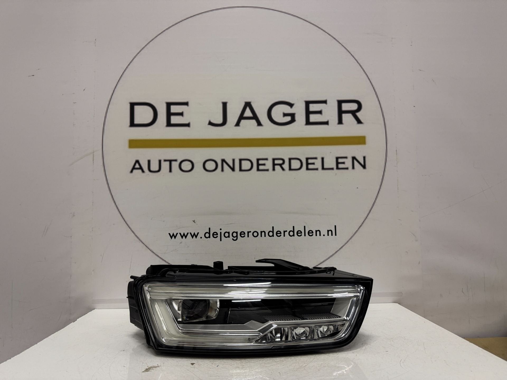 Phare avant droit Full LED pour Audi Q3 8U0941034 8U0941774, Autos : Pièces & Accessoires, Éclairage, AUDI AG, Auto-Union-Strasse 1
85045  Ingolstadt, DE