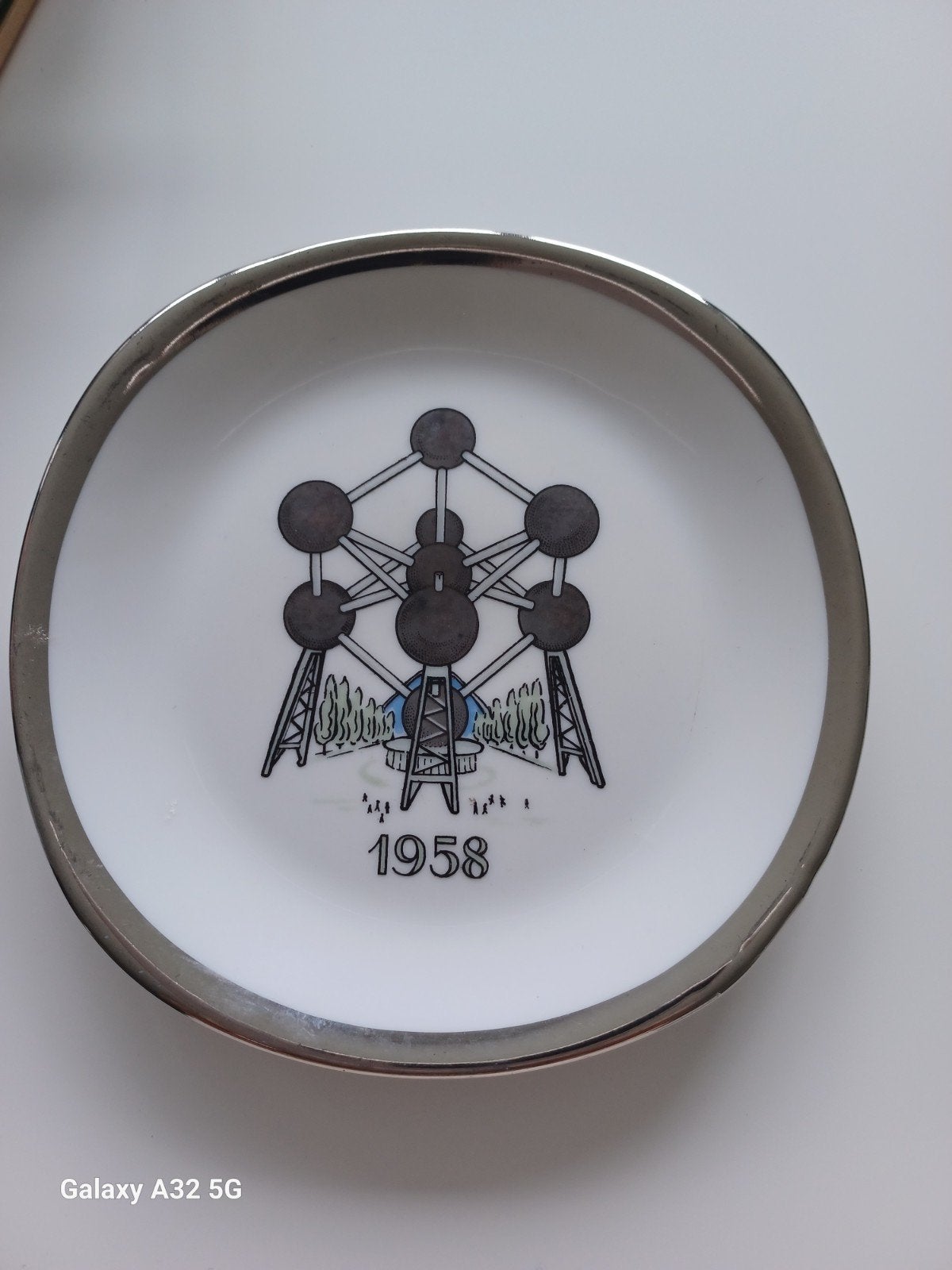EXPO 58 Coupelle Atomium porcelaine mosa, Collections, Envoi