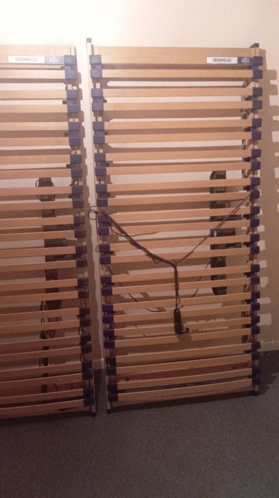 Bed "Crownflex"met elektrisch verstelbare lattenbodems, Comme neuf, Enlèvement, 180 cm, Bois