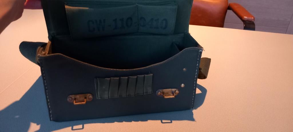 Antiek oorlogs medische tas, Ophalen
