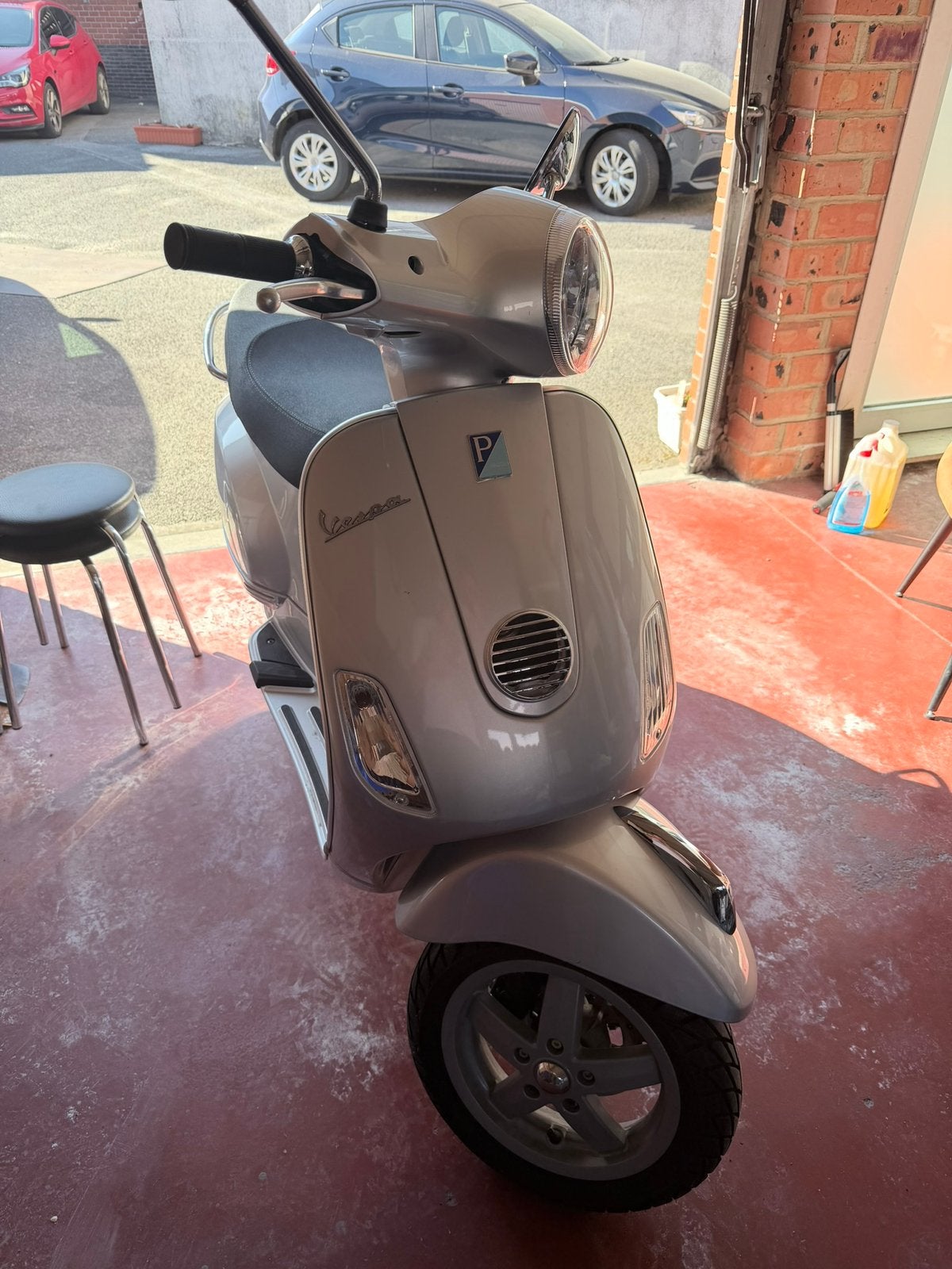 Vespa 125cc (Nieuw! 965km), Neuf, 125 cm³, Enlèvement, Essence