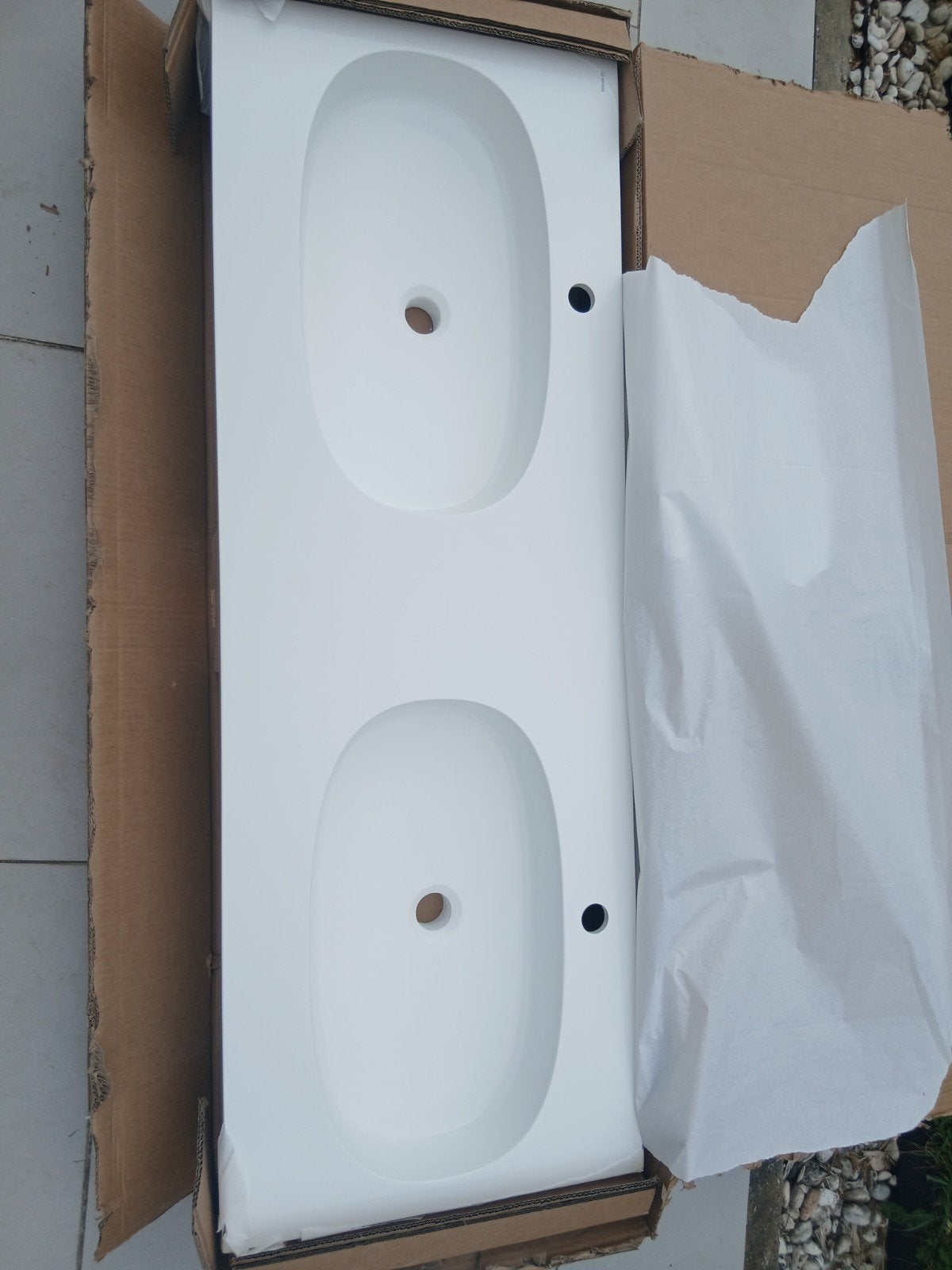 lavabo double vasque blanche encore dans son emballage, Maison & Meubles, Salle de bain | Meubles de Salle de bain, Enlèvement ou Envoi