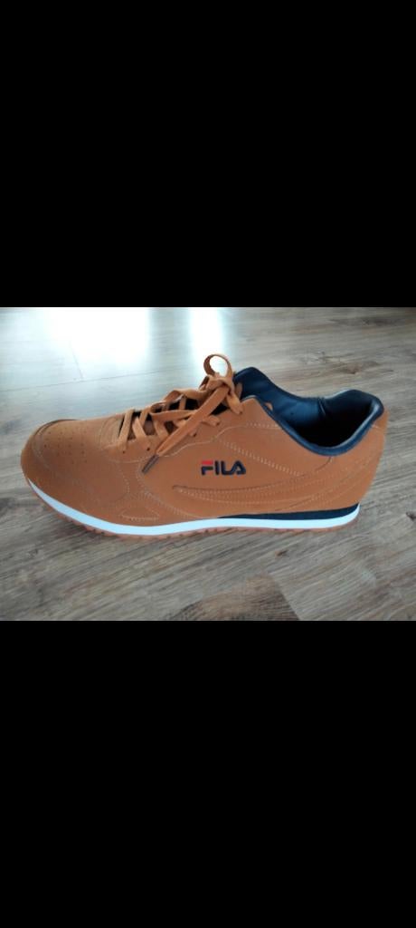 Baskets Fila neuves - taille 44, Neuf, Autres couleurs, Enlèvement, Fila