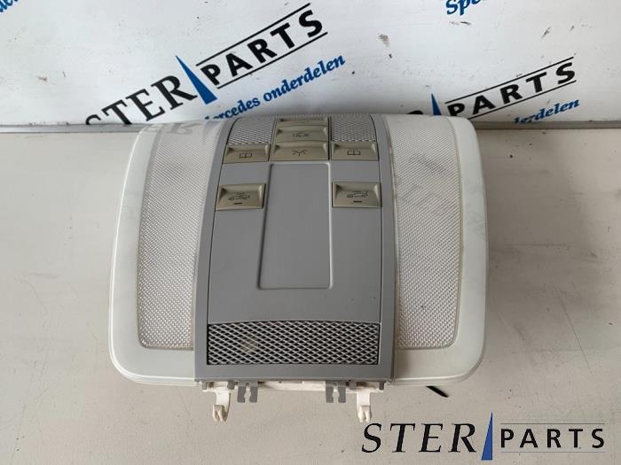 Eclairage intérieur avant d'un Mercedes C-Klasse, 3 mois de garantie, Utilisé, -, -