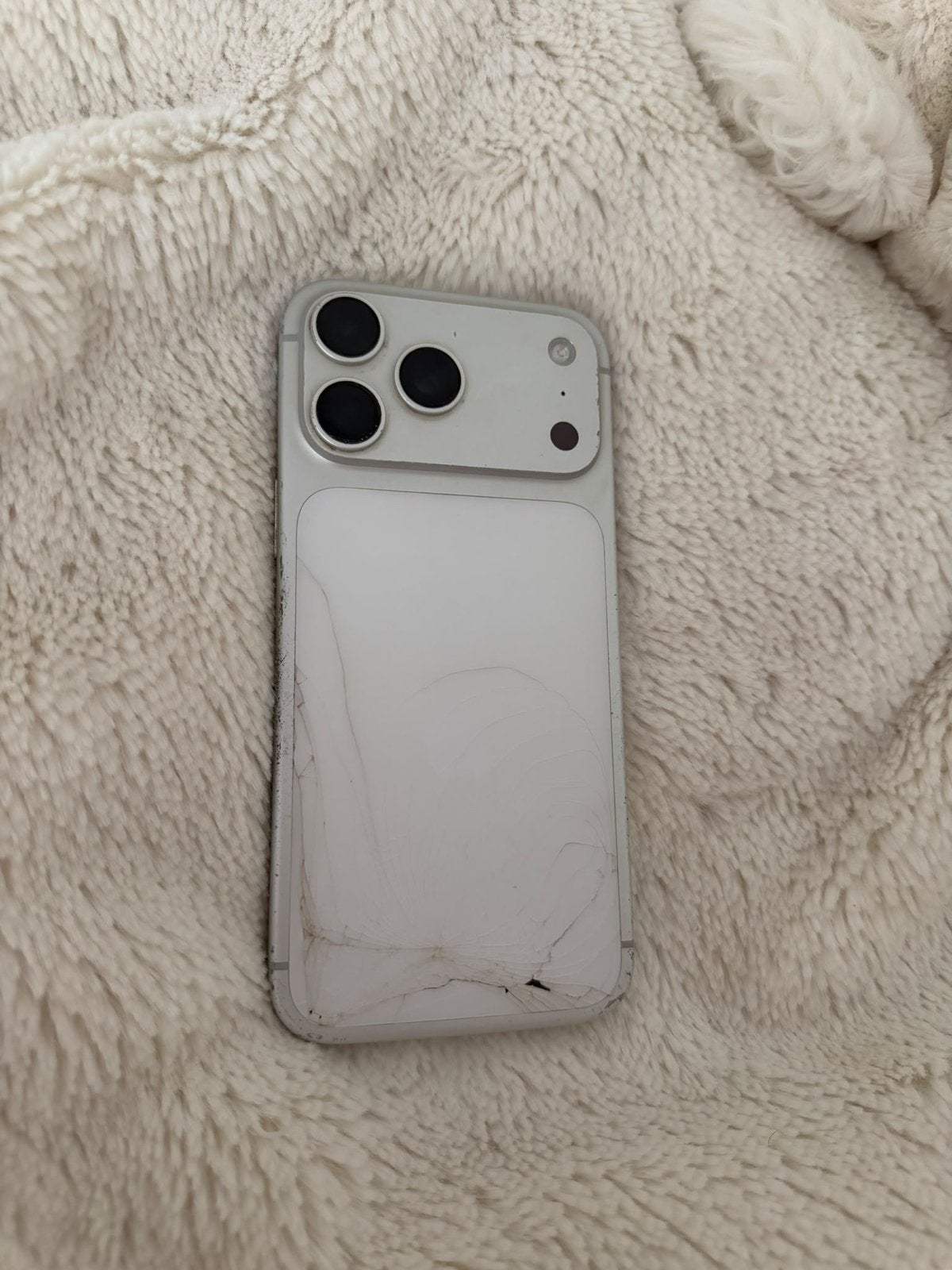 iPhone 17 Pro Max 2TB – Beschadigd, Telecommunicatie, Ophalen, 1 TB, Zo goed als nieuw, Zilver