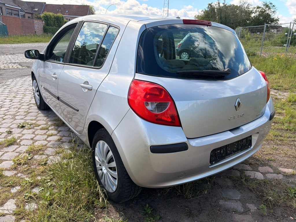 Renault Clio 1.6 Benzine AUTOMAAT (2005) – keuring+CarPass, Auto's, Automaat, 4 deurs, Bedrijf, Stadsauto