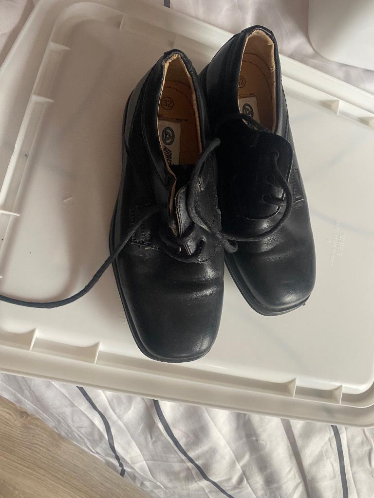 Chaussures garcon, Garçon, Comme neuf, Enlèvement, Autres types