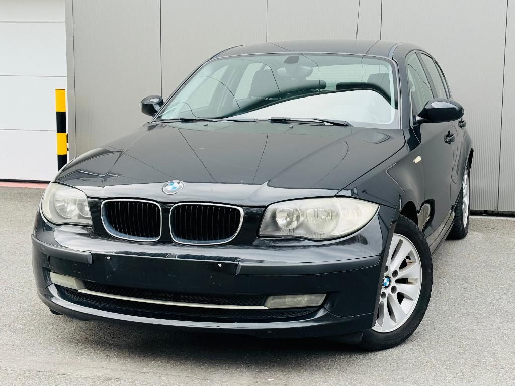 Bmw e87 116i 122pk airco start/stop benzine lezok, Auto's, 90 kW, Zwart, Zwart, Bedrijf