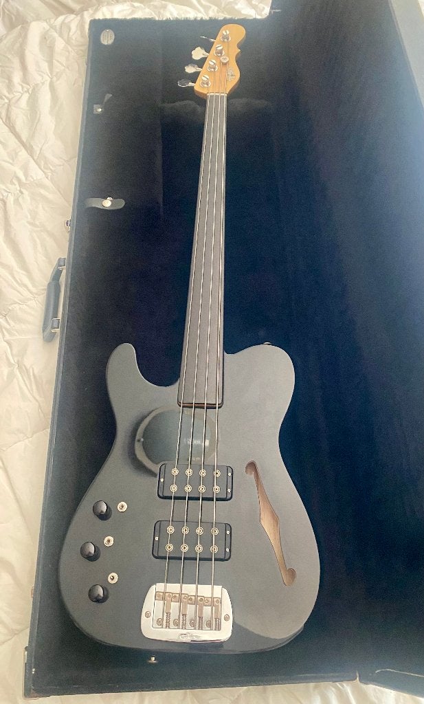 G&L - Fretless Semi Hollow Body - Linkshandig - USA, Ophalen, Zo goed als nieuw