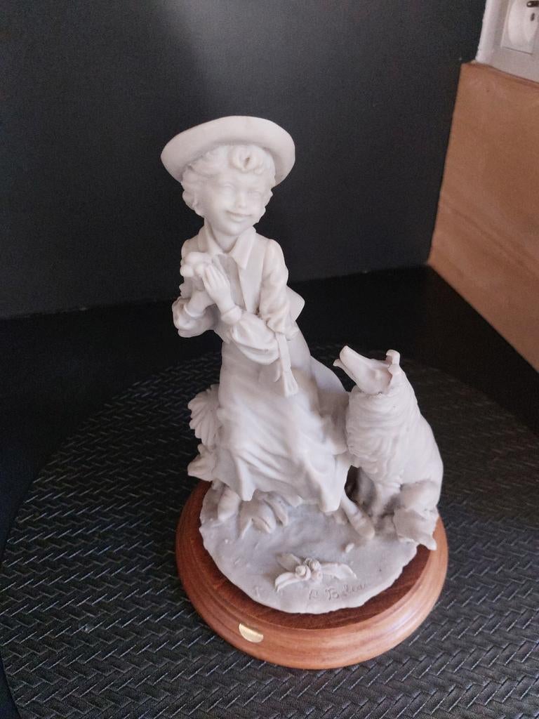 Statuette d'Auro Belcari, Enlèvement ou Envoi, Comme neuf
