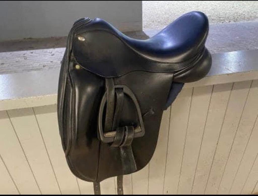 Bjorn Vileyn dressuurzadel te koop, Animaux & Accessoires, Chevaux & Poneys | Selles, Enlèvement ou Envoi, Utilisé, Dressage