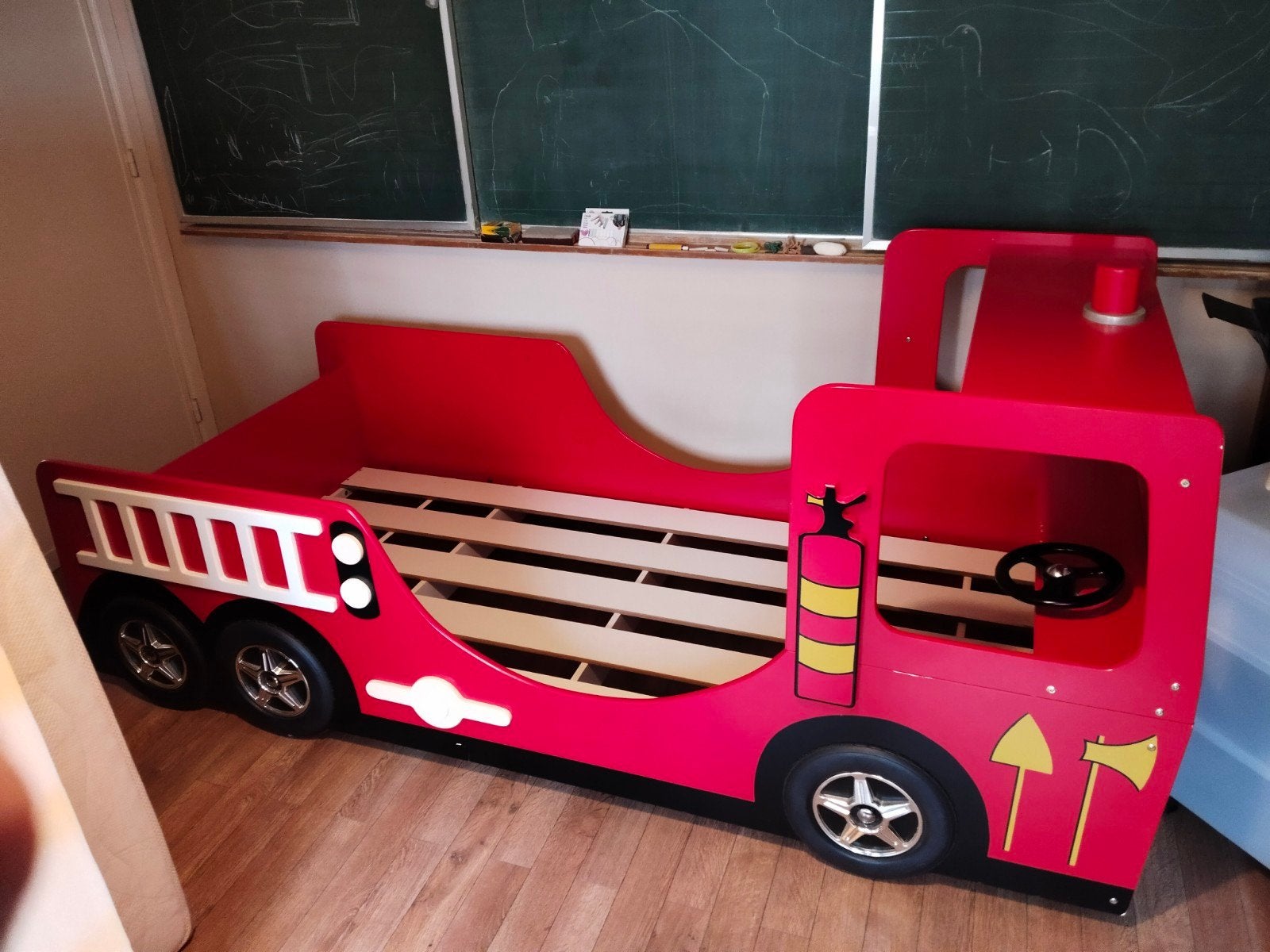 Kinderbed brandweerwagen 90x200cm - Matras beschikbaar, Sommier à lattes, 85 à 100 cm, Enlèvement, 180 cm ou plus