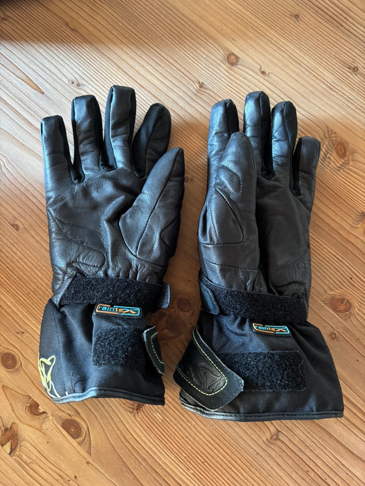 Macna handschoenen tussenseizoen leer/kunststof maat 8, Ophalen, Tweedehands, Dames, Handschoenen