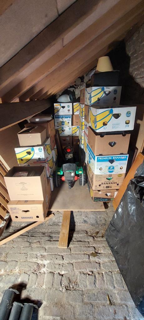 Lot de 39 caisses de brocante + bibelots, Divers, Enlèvement