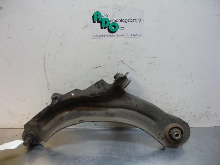 Draagarm links-voor van een Renault Scenic (Scenic 03-), Gebruikt, -, Renault, -