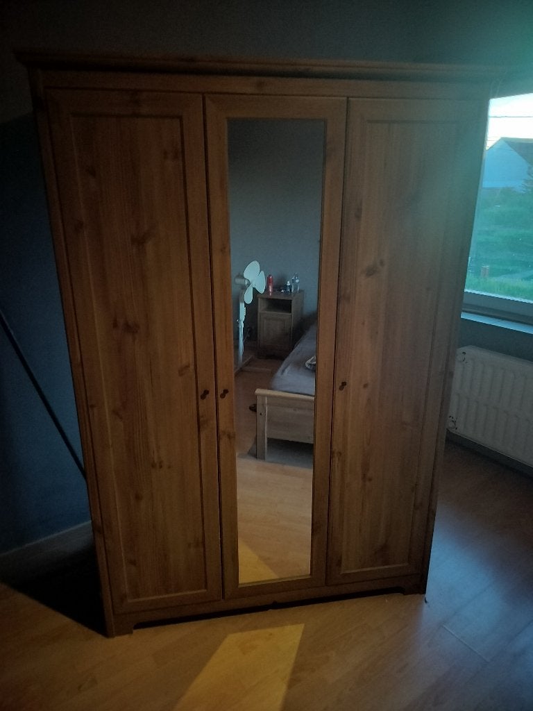 Garde robe, Enlèvement, Comme neuf