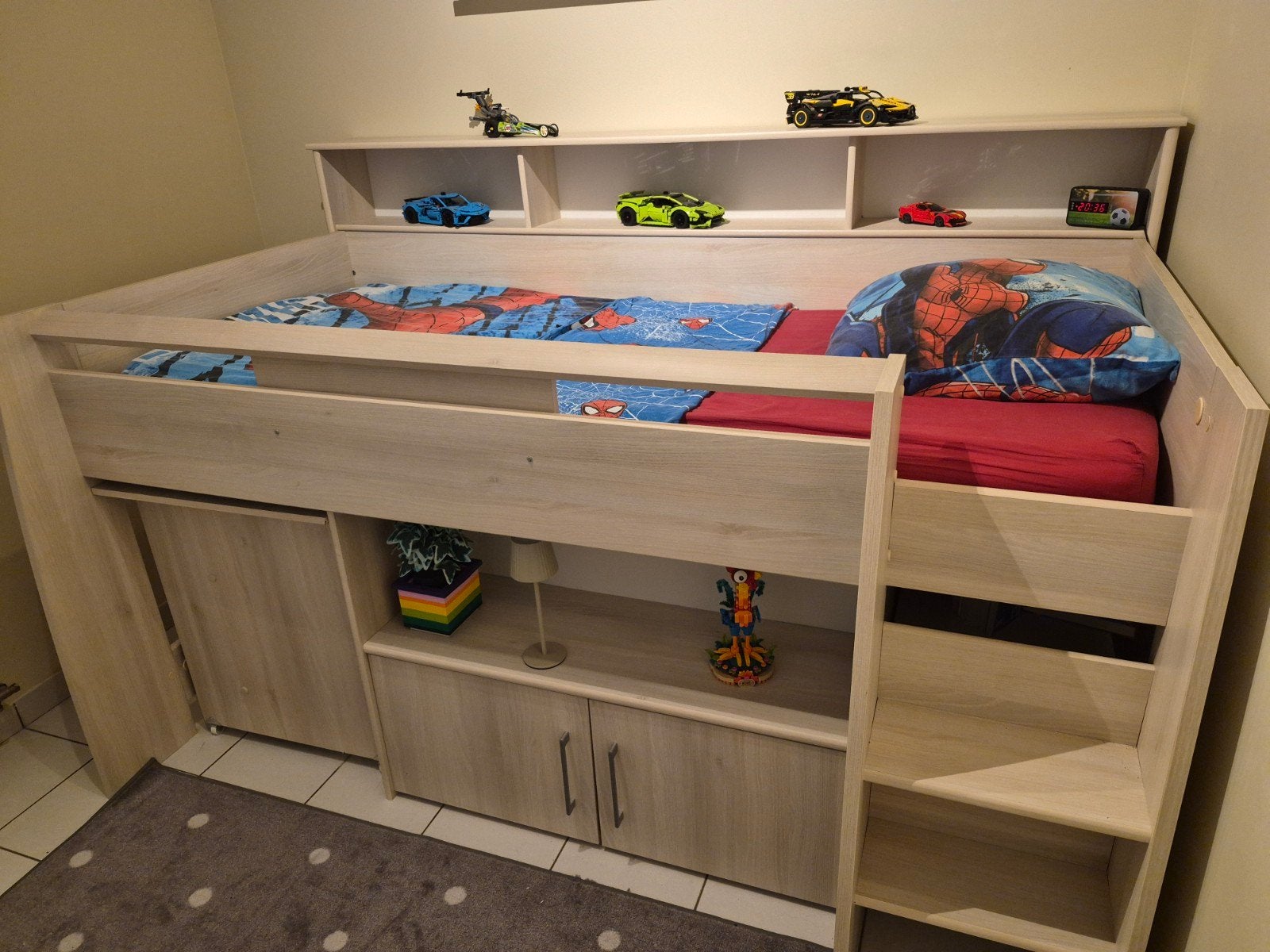 demi-lit avec bureau et matelas en parfait état !, Enlèvement, Lit mi-hauteur mezzanine