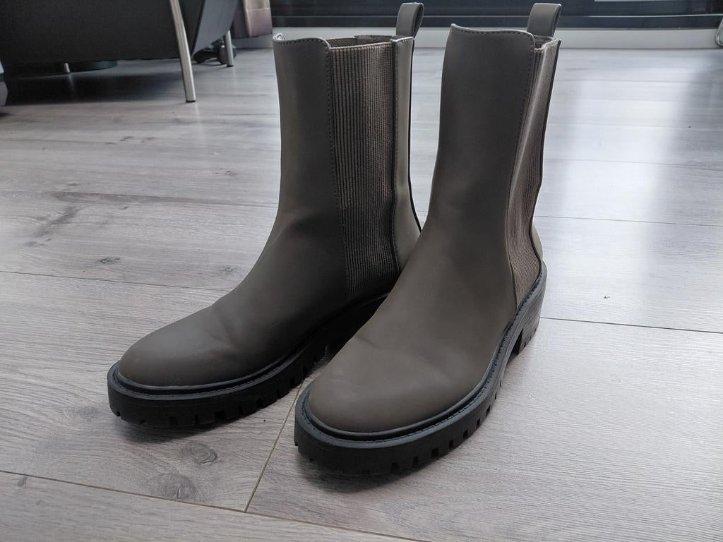 Dameslaars maat 38, kaki, plat, stevige zool, Ophalen
