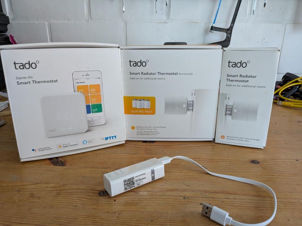 Tado V3+ starter kit + 11 radiatorkranen - volledig systeem, Ophalen