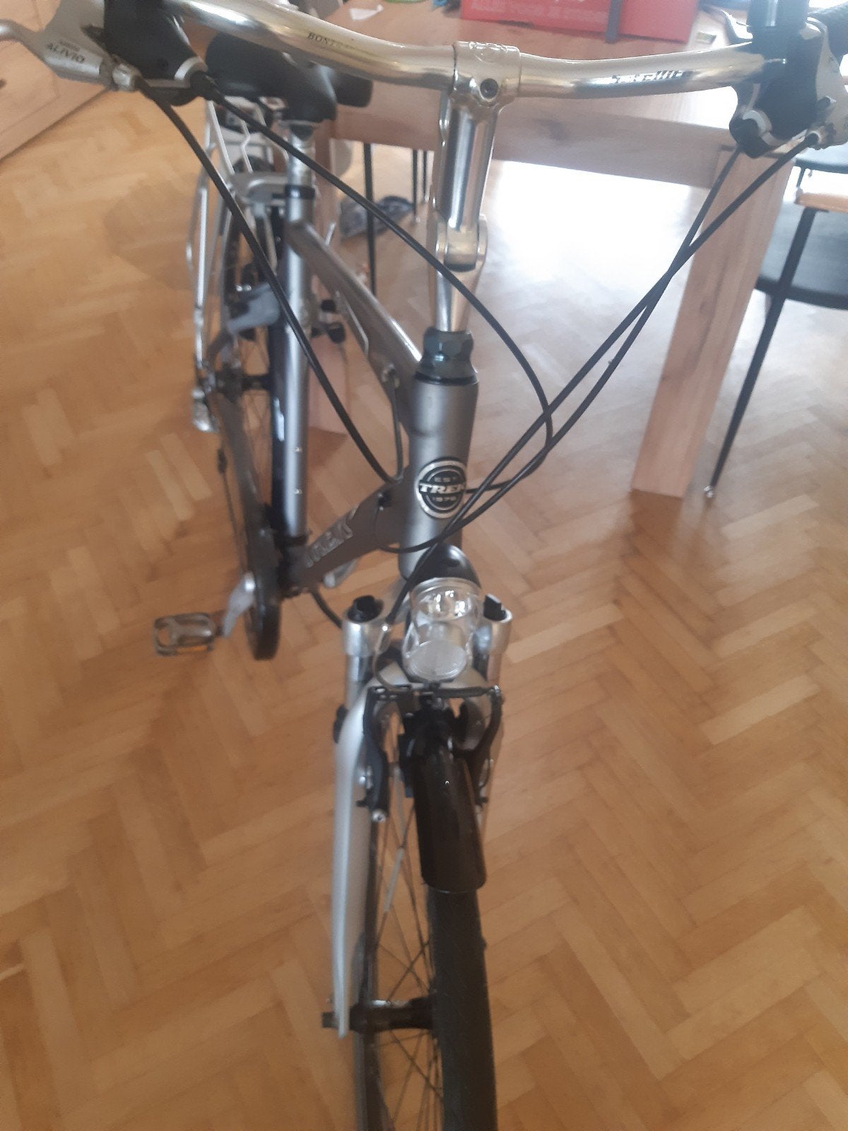 herenfiets..trek t 500..28inch, Velgrem, Versnellingen, Zo goed als nieuw, Ophalen