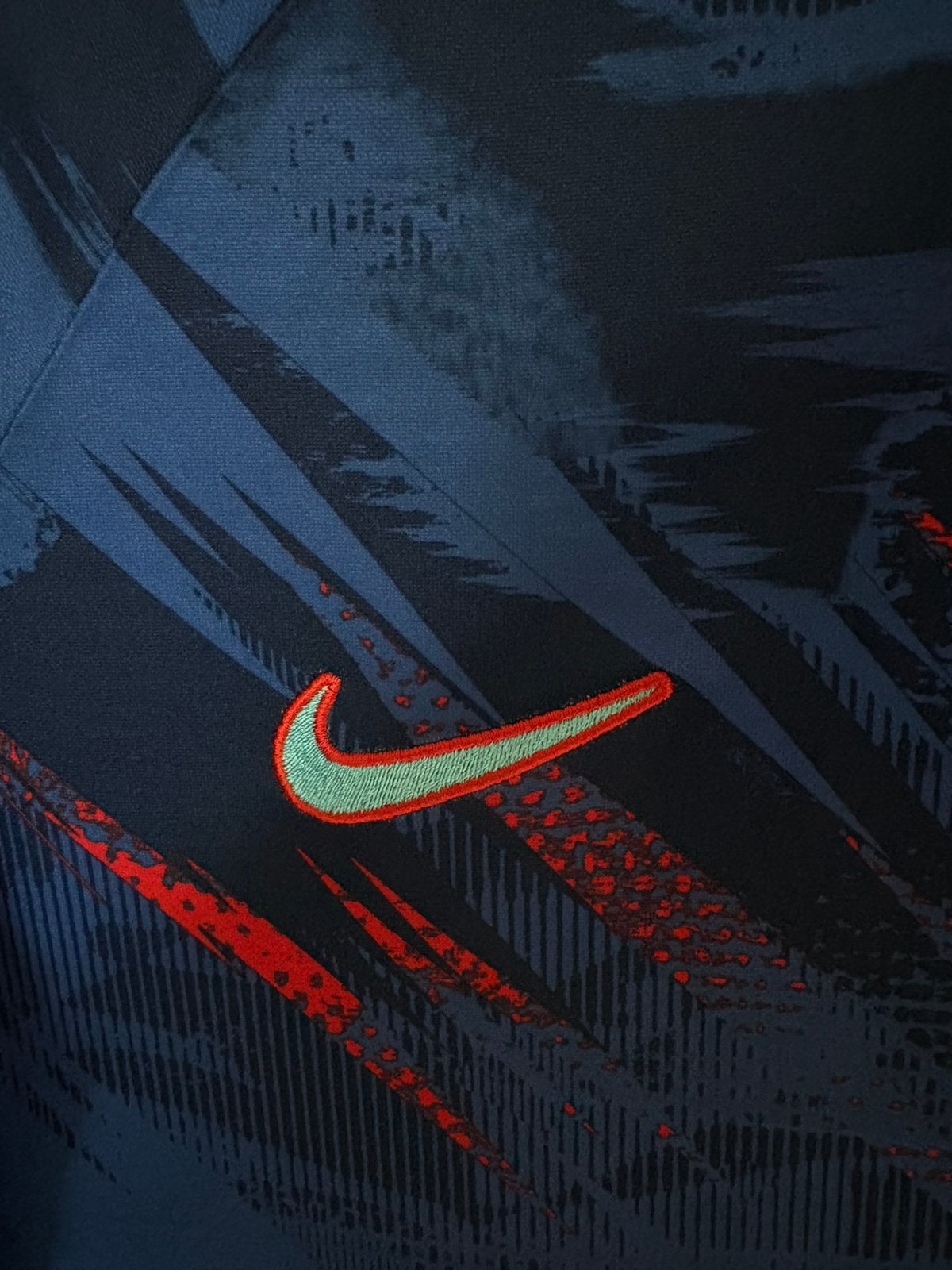 Engeland Nike Pre-Match Shirt 2022/23 | WK Qatar 2022, Kleding | Heren, Ophalen of Verzenden, Zo goed als nieuw, Voetbal, Maat 48/50 (M)