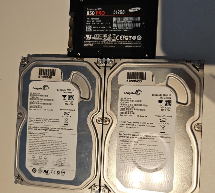 2x HDD 250GB (Seagate) + 1x SSD 512GB (Samsung), Informatique & Logiciels, Enlèvement ou Envoi, SSD, Reconditionné, Interne