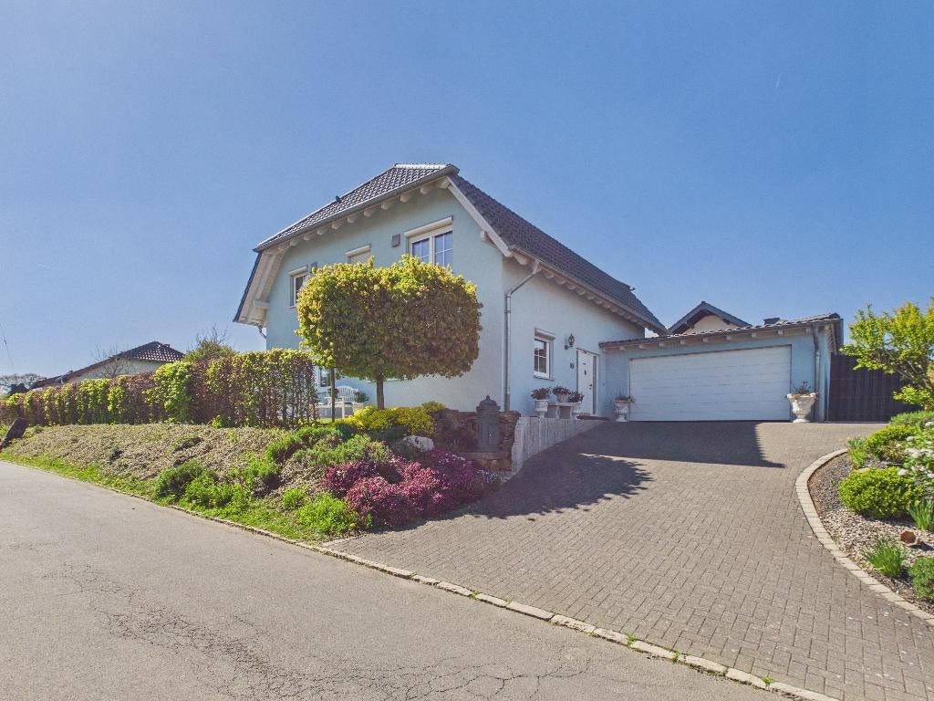 Exklusives Traumhaus mit Designer-Ausstattung, Immo, Étranger, Allemagne, Maison d'habitation, Village
