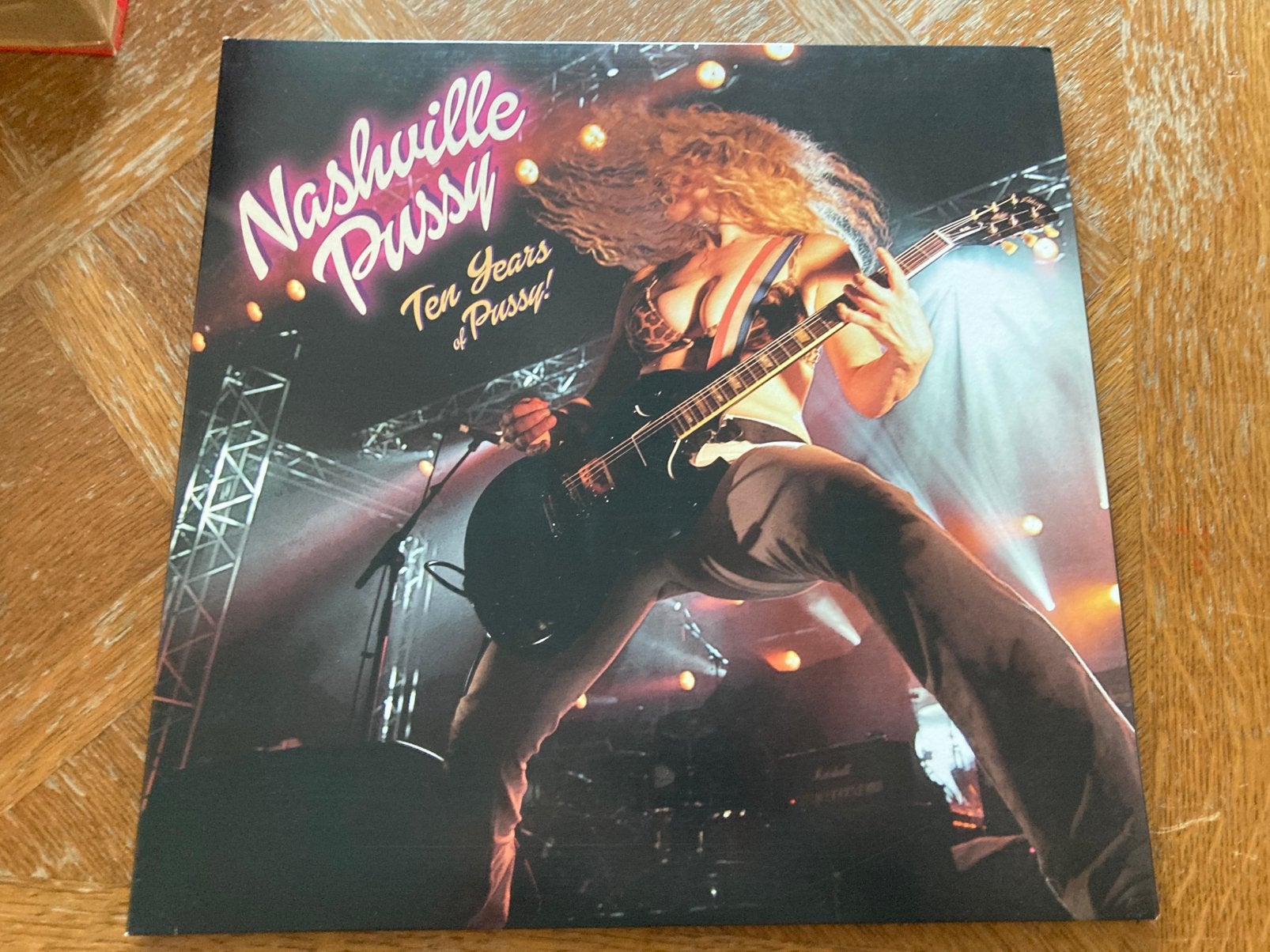 Nashville Pussy: Ten Years Of Pussy! Lp+cd, Enlèvement ou Envoi, Comme neuf, Rock, Double LP