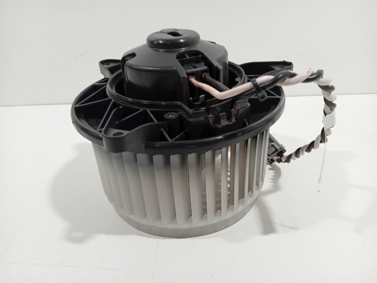 Kachel ventilator motor Opel Ampera, Onderdelen@venauto.nl, Van der Ven Autorecycling B.V., Ettenseweg 76, 4706 PB Roosendaal, The Netherlands