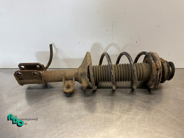 Schokdemperpoot links-voor van een Suzuki Alto (Alto 09-), Gebruikt, -, -, Ophalen of Verzenden